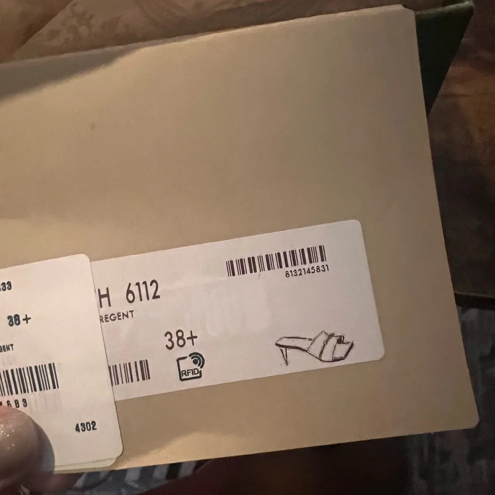 SOLD - Gucci NIB NWT 38.5 velvet ashmir regent bow sandal burgundy kitten heels - Picture 4 of 5